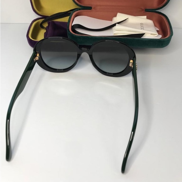 New- 💯 GUCCI GG0712S-001 GUCCI OVERSIZED SUNGLASSES WITH WEB TEMPLE - Picture 8 of 14